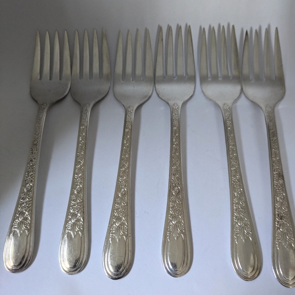 1930's Silverplate Dessert Salad Forks Set Of 6 Fortune By Wallace Floral Handle - Picture 3 of 11